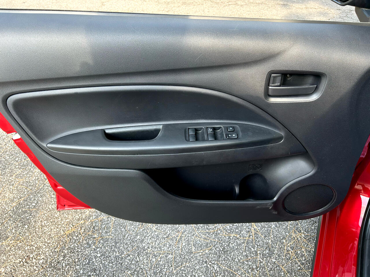 Vehicle image 18 of 32