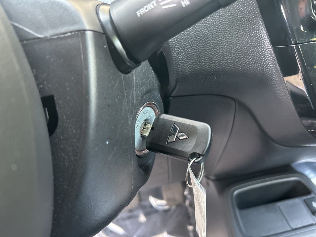 Vehicle image 21 of 23
