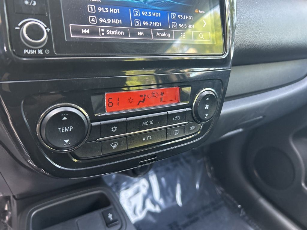 Vehicle image 16 of 23