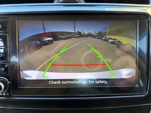 Vehicle image 19 of 27