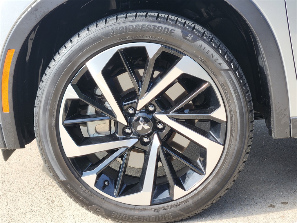Vehicle image 18 of 30