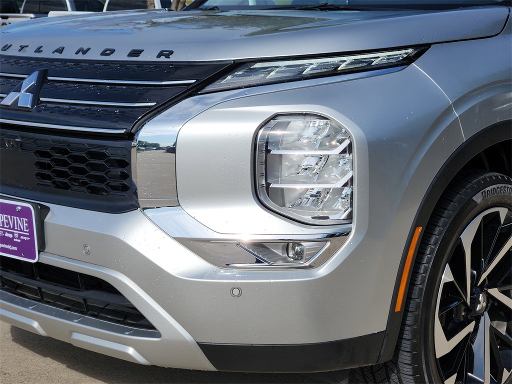 Vehicle image 17 of 30