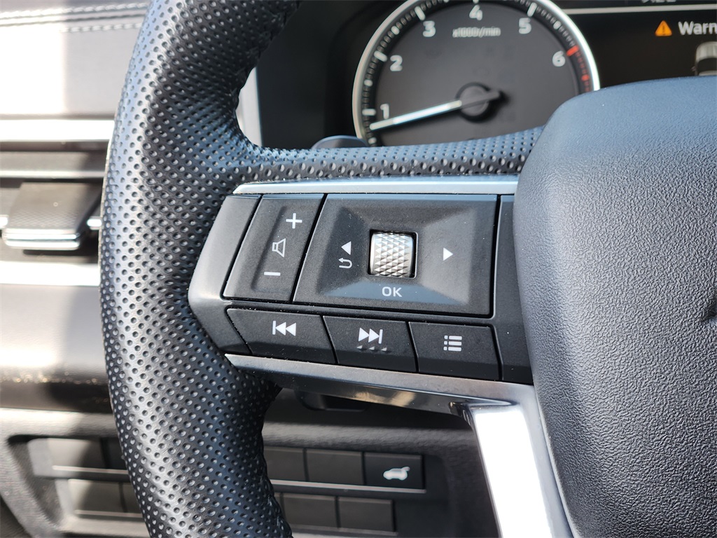 Vehicle image 25 of 30