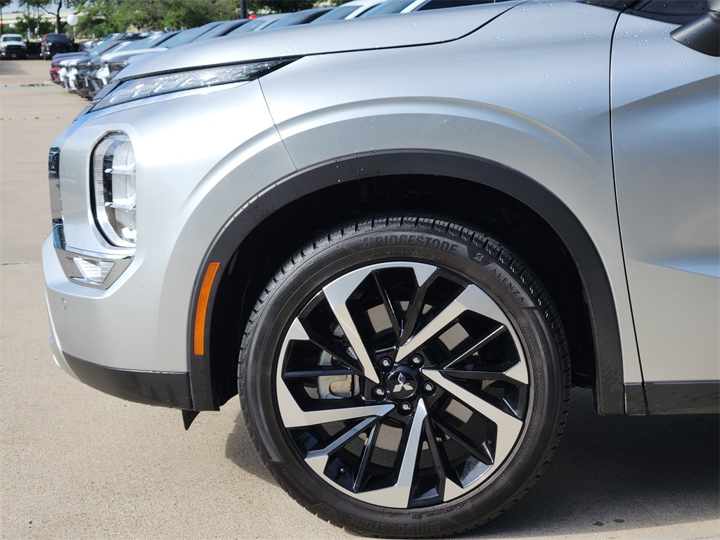 Vehicle image 16 of 30