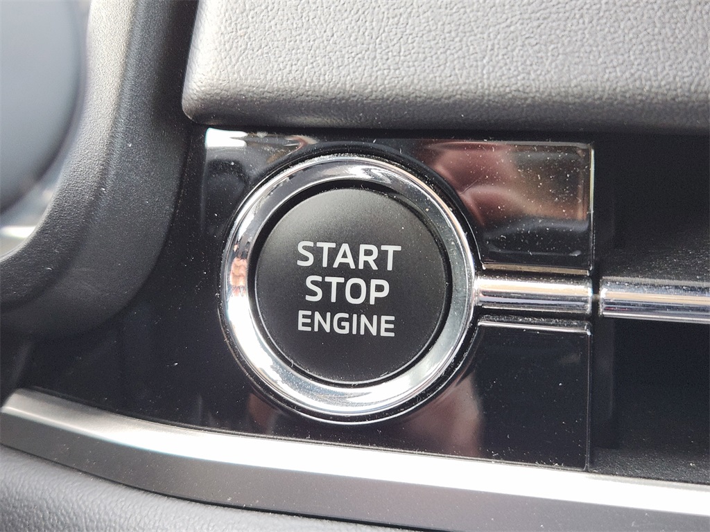 Vehicle image 13 of 30