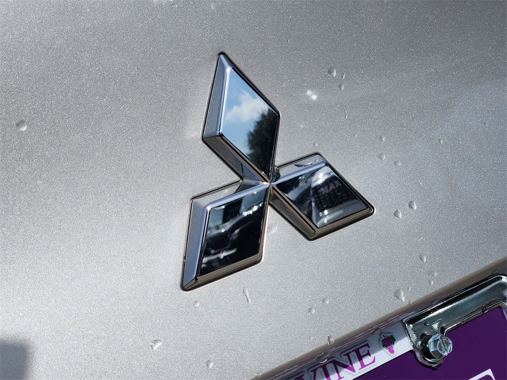 Vehicle image 19 of 30