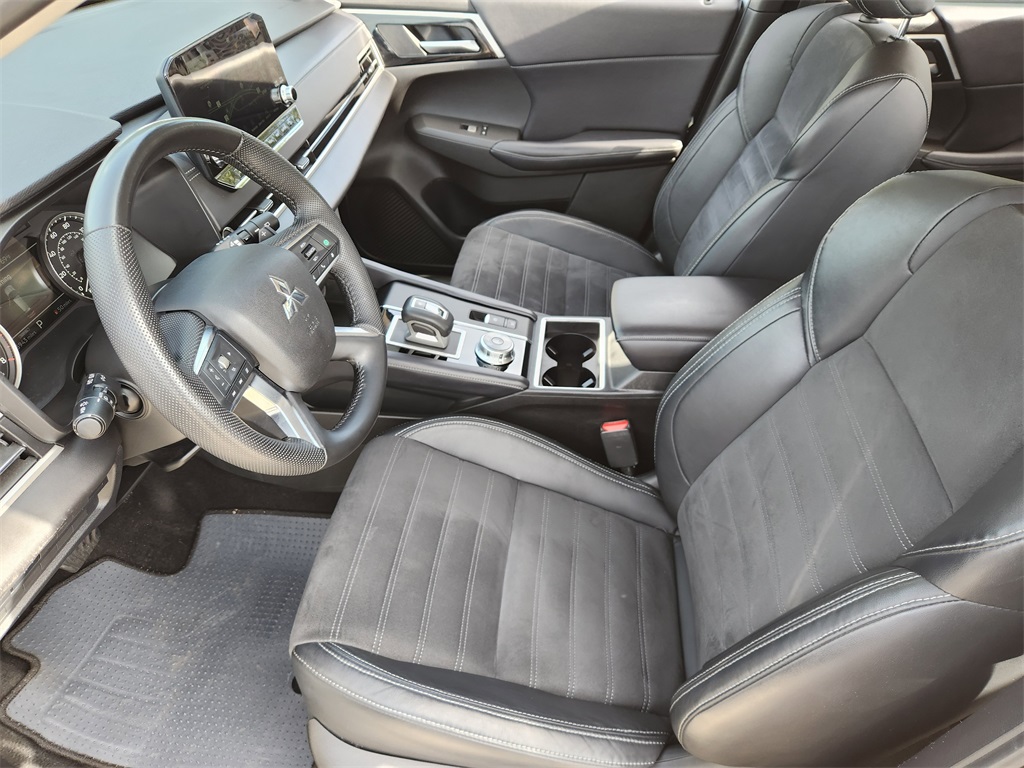 Vehicle image 21 of 30