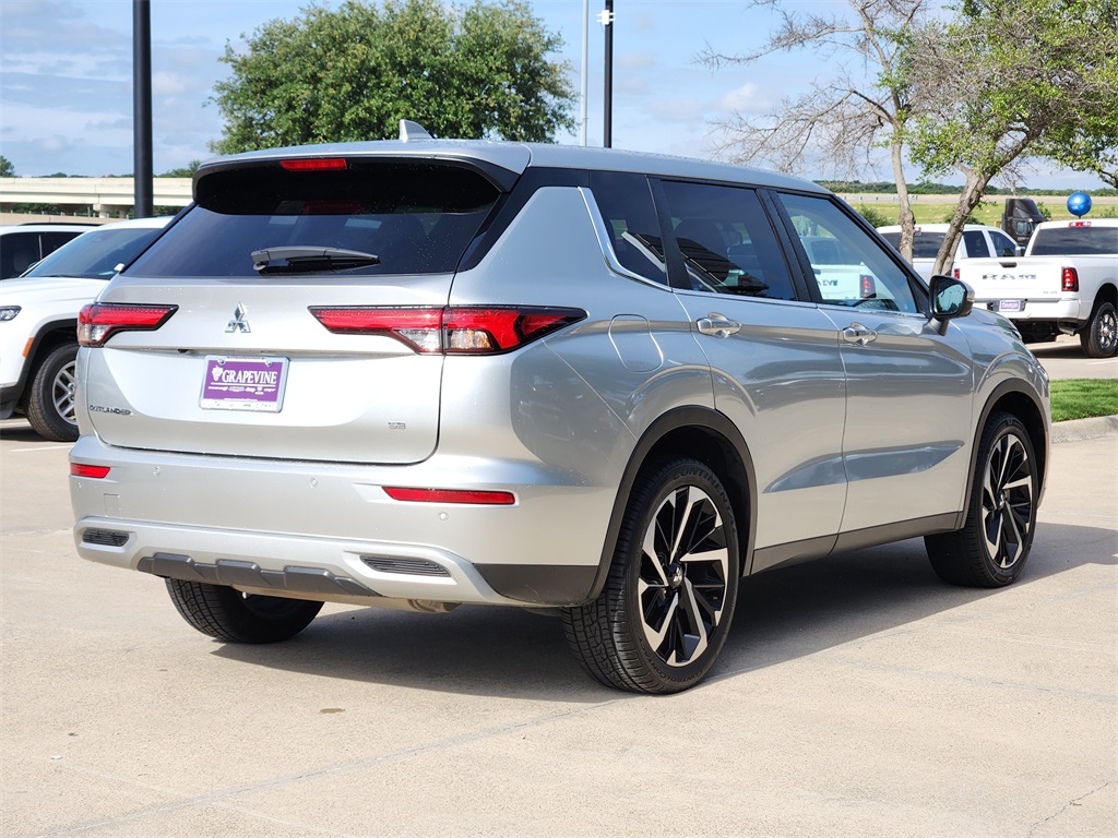 Vehicle image 4 of 30