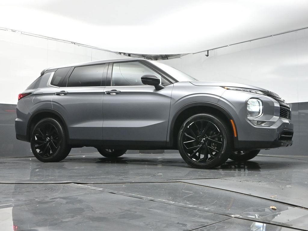 Vehicle image 15 of 50