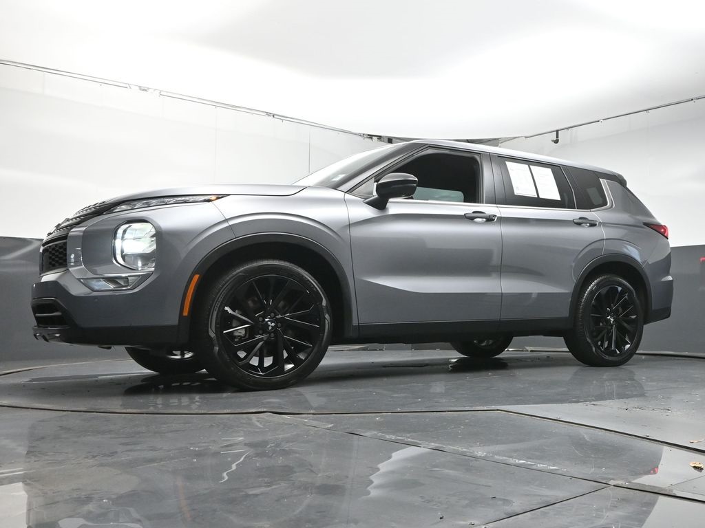 Vehicle image 18 of 50