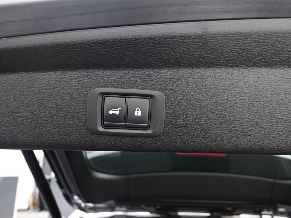 Vehicle image 43 of 50