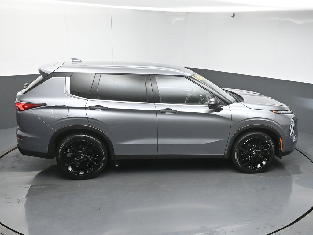 Vehicle image 14 of 50