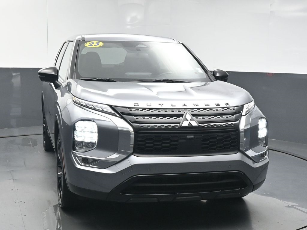 Vehicle image 10 of 50