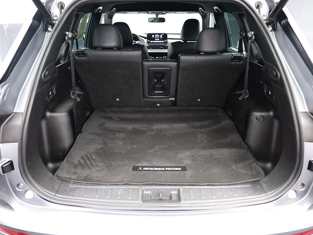 Vehicle image 28 of 50