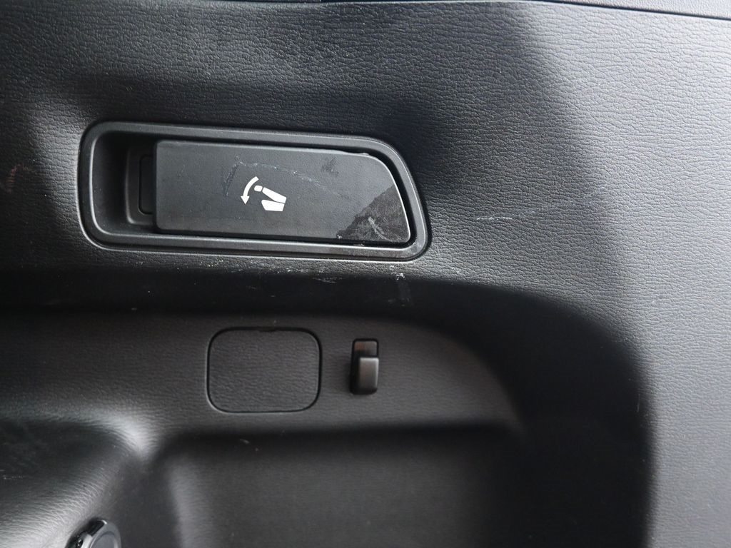 Vehicle image 45 of 50