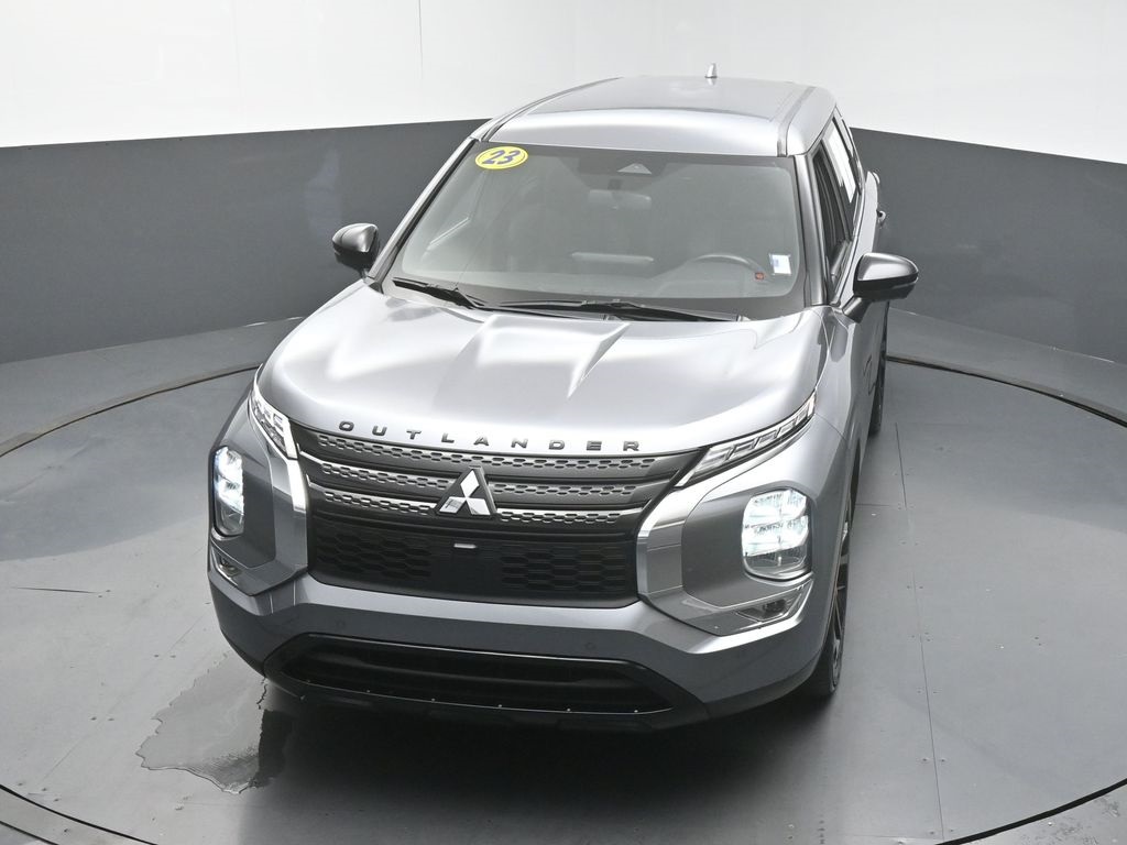 Vehicle image 5 of 50