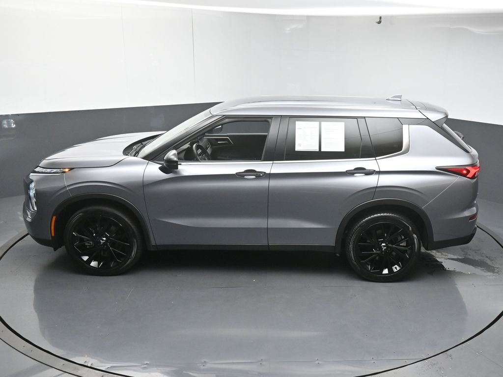 Vehicle image 24 of 50