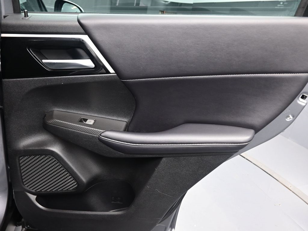 Vehicle image 41 of 50