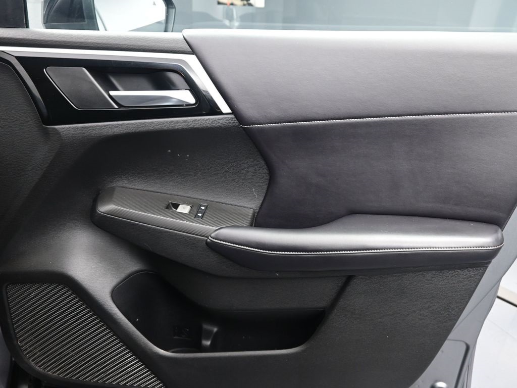 Vehicle image 48 of 50