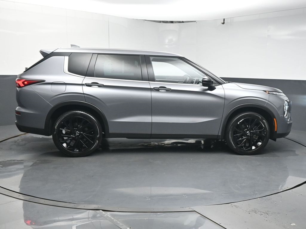 Vehicle image 13 of 50