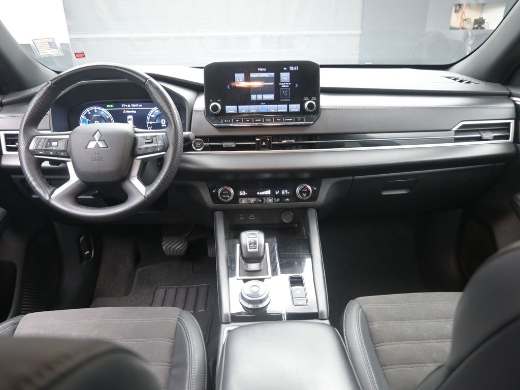 Vehicle image 33 of 50