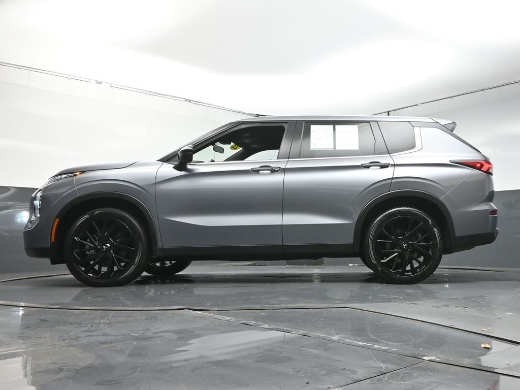 Vehicle image 25 of 50