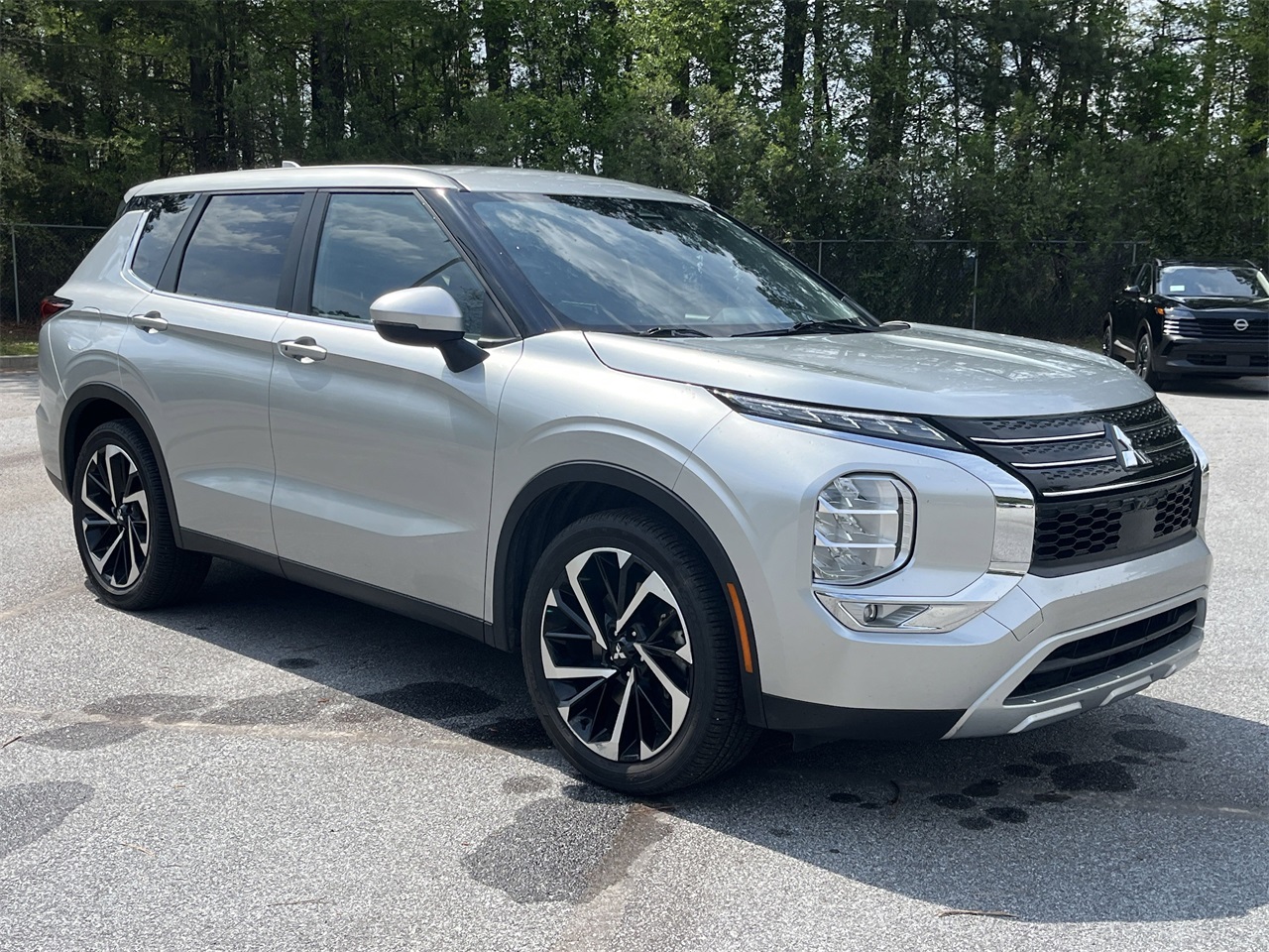 Vehicle image 4 of 33