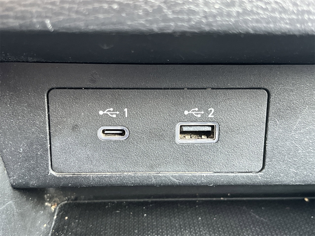 Vehicle image 15 of 33
