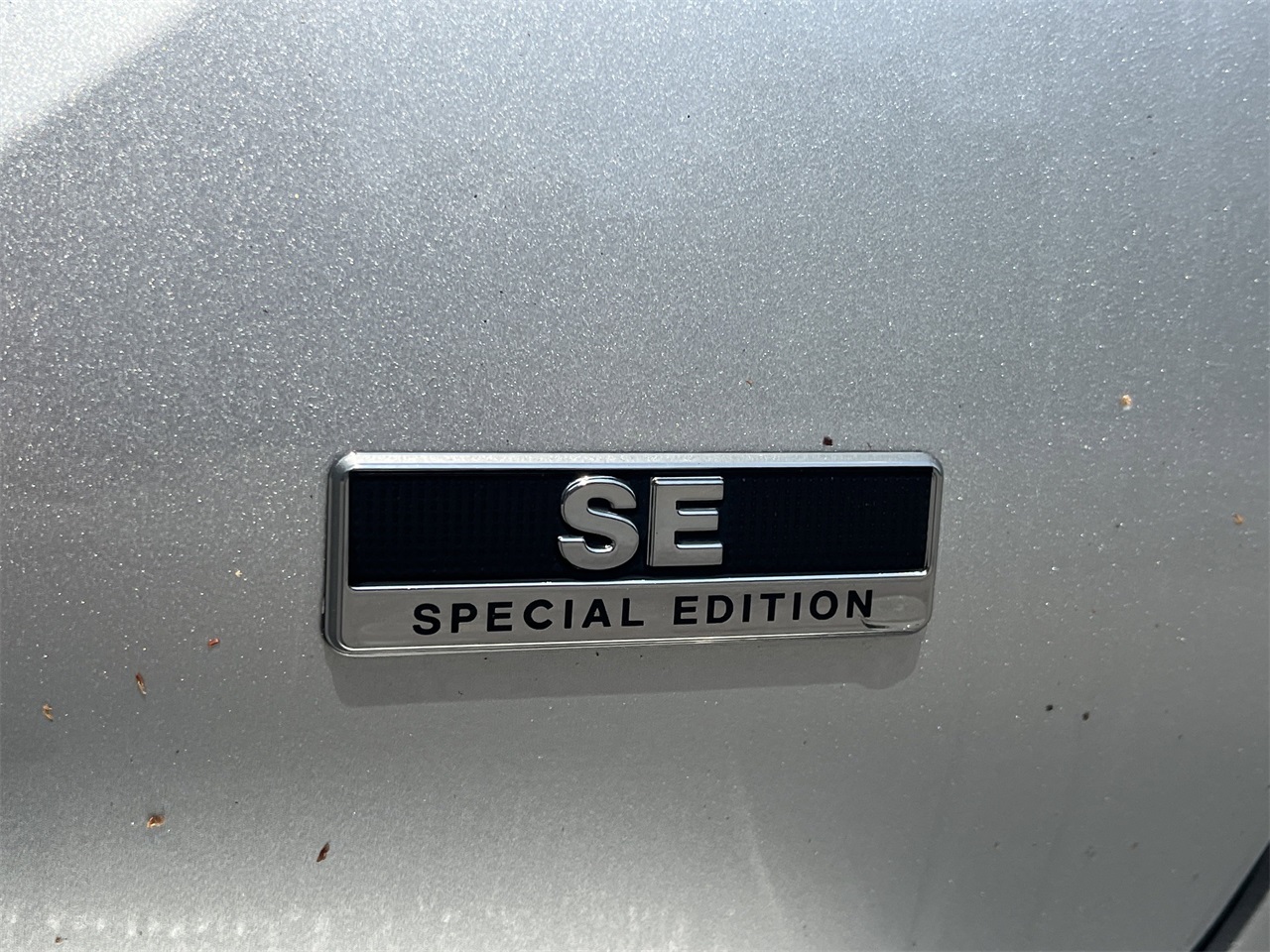 Vehicle image 28 of 33
