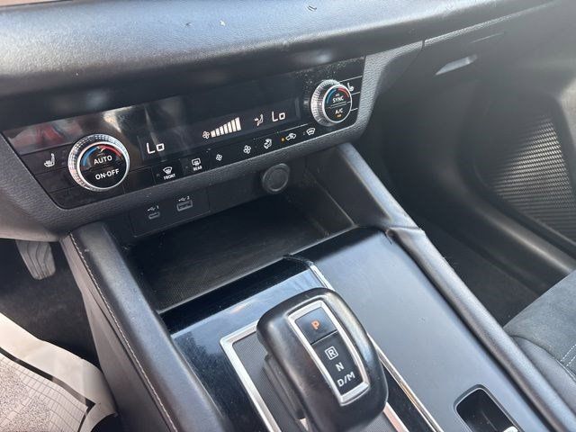 Vehicle image 29 of 48