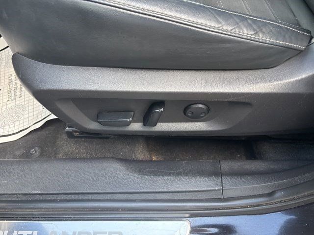 Vehicle image 37 of 48