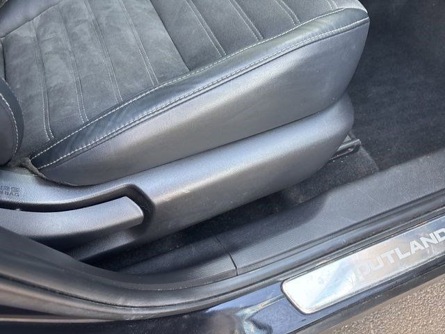Vehicle image 35 of 48