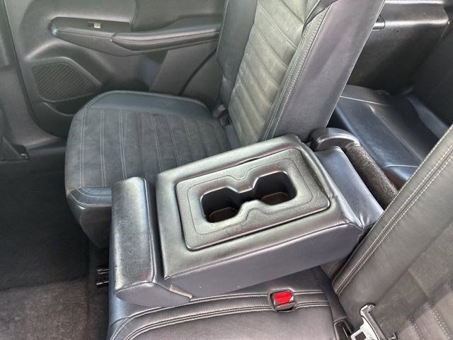 Vehicle image 28 of 48