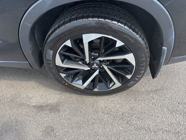 Vehicle image 10 of 48