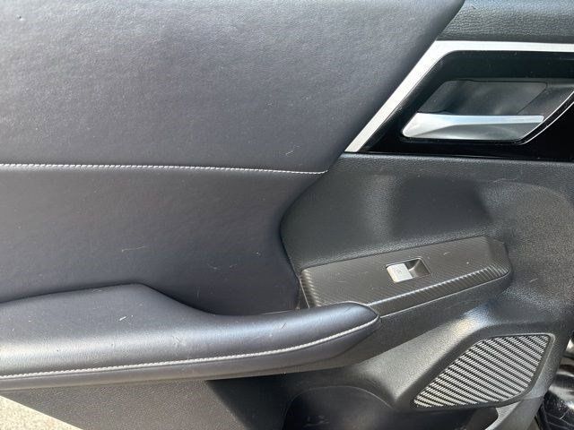 Vehicle image 30 of 48