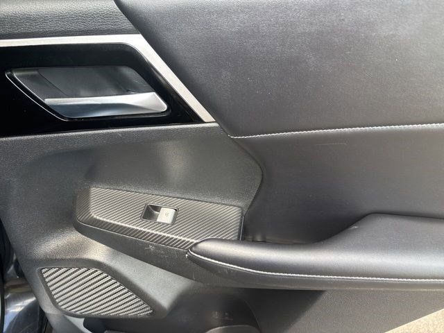 Vehicle image 44 of 48