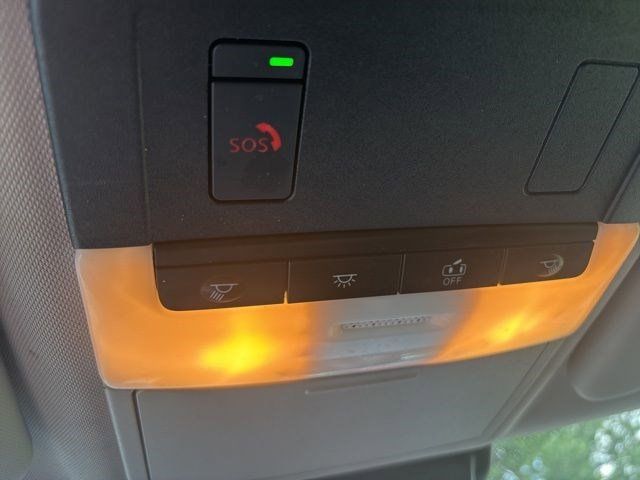 Vehicle image 42 of 48