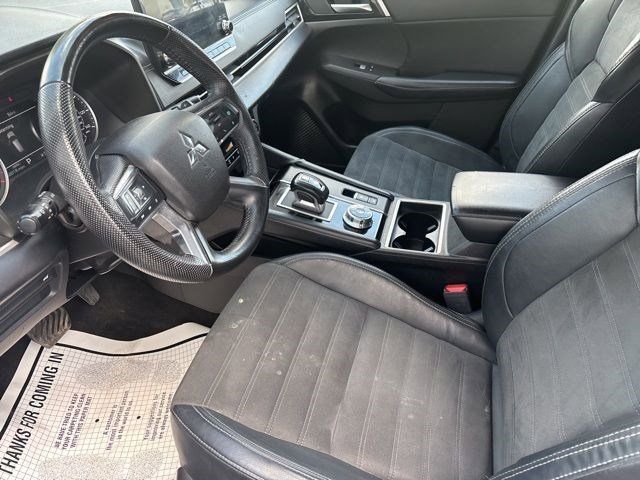 Vehicle image 21 of 48