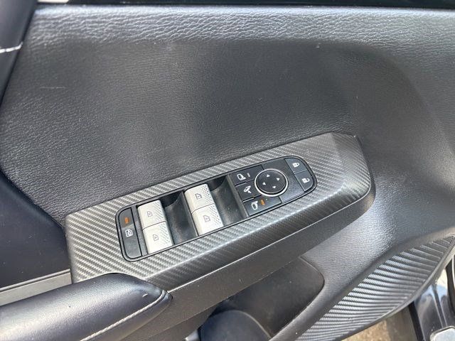 Vehicle image 40 of 48