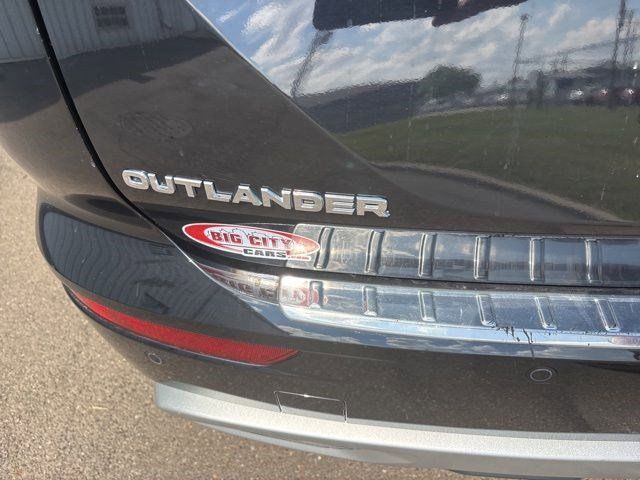 Vehicle image 36 of 48