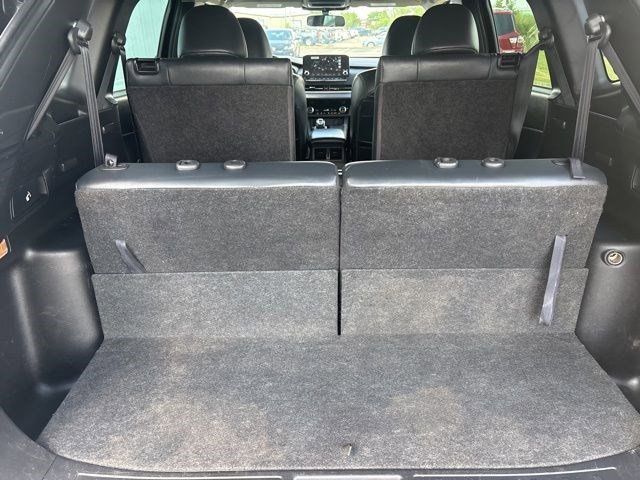 Vehicle image 13 of 48