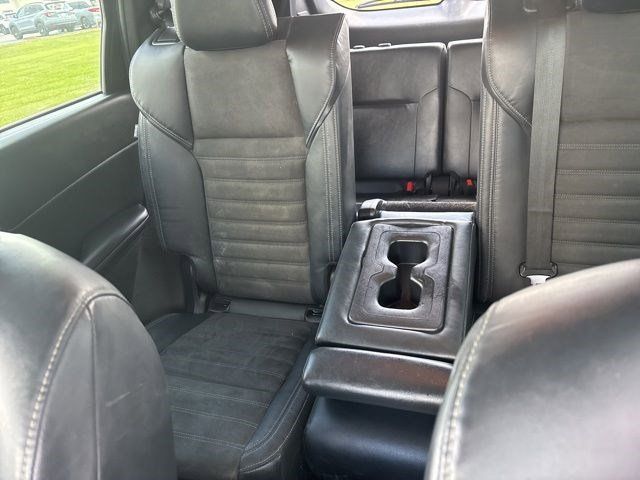 Vehicle image 17 of 48