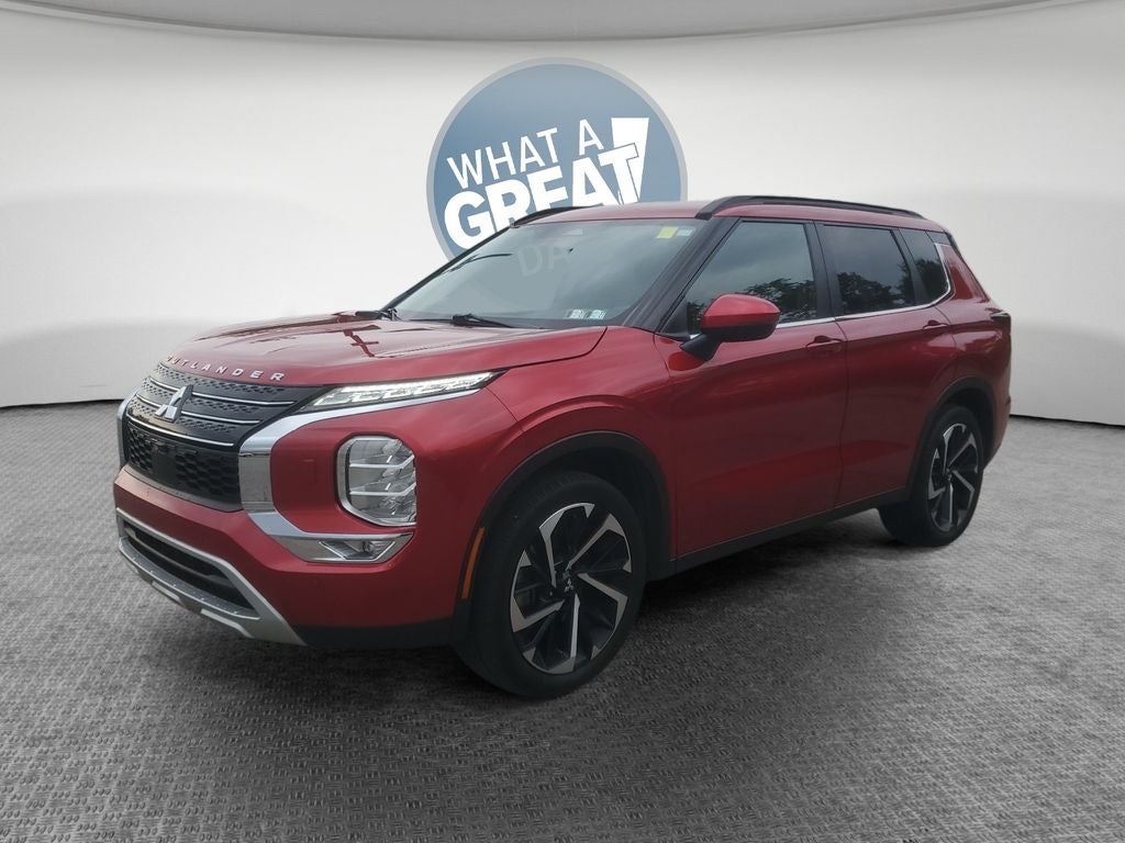 2023 Mitsubishi Outlander SE Image 2 of 51