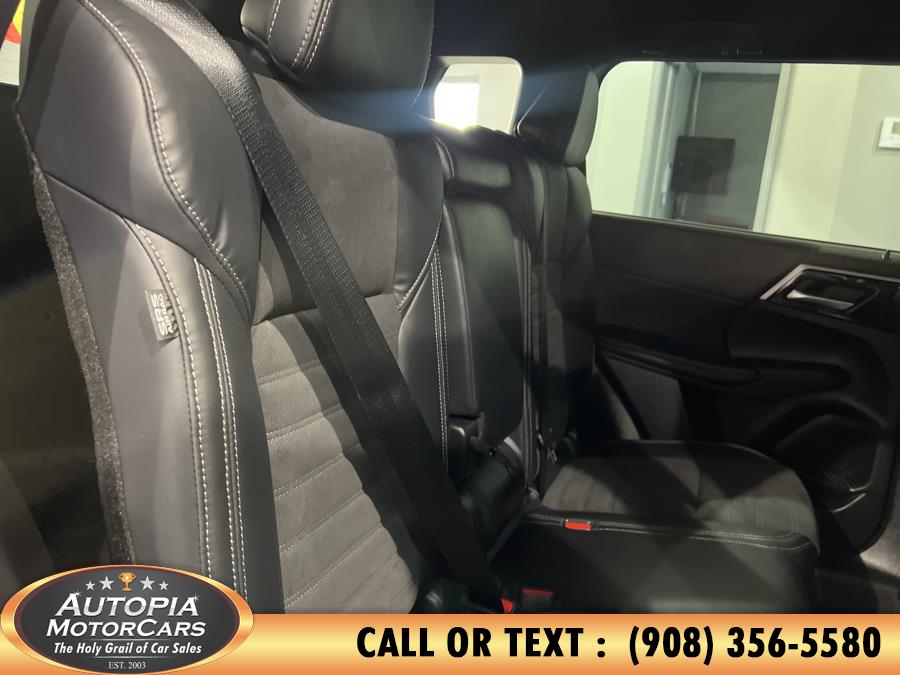 Vehicle image 17 of 41