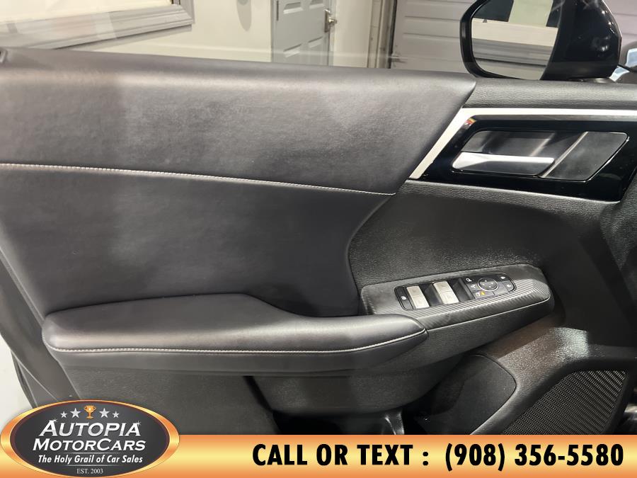 Vehicle image 27 of 41