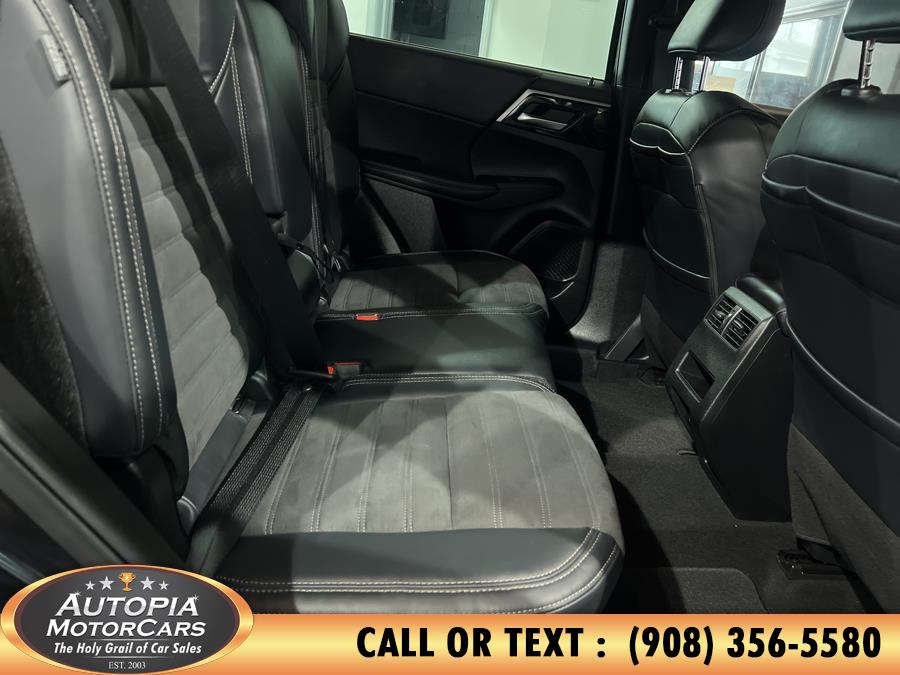 Vehicle image 16 of 41