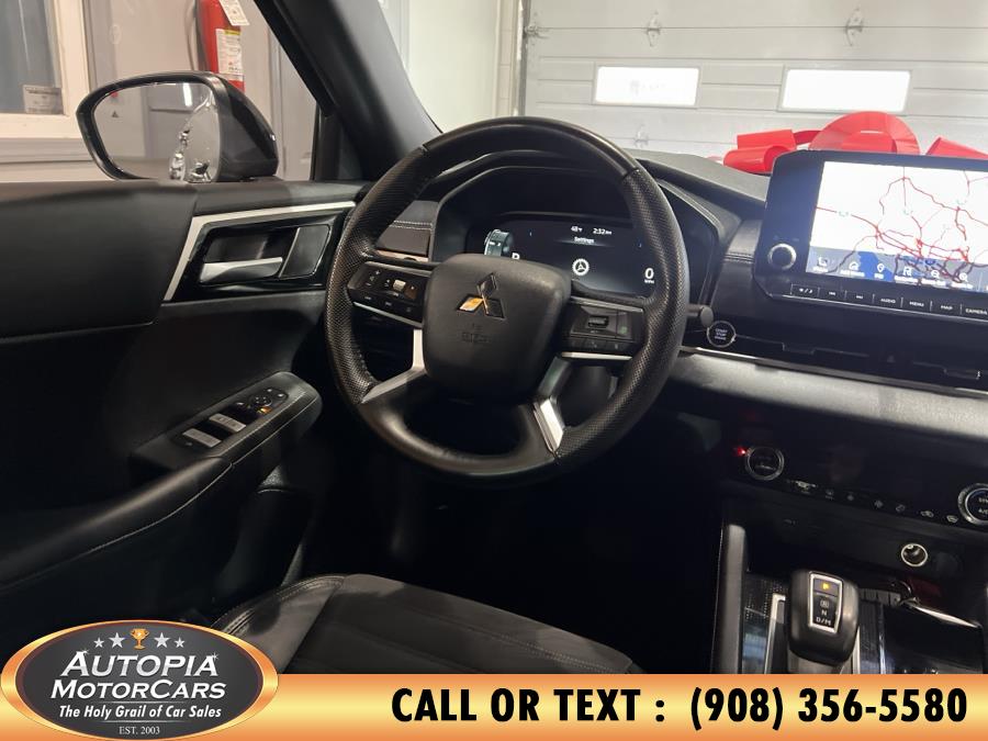 Vehicle image 25 of 41