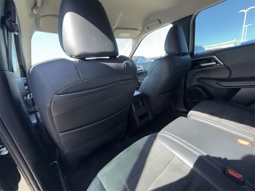 Vehicle image 11 of 26