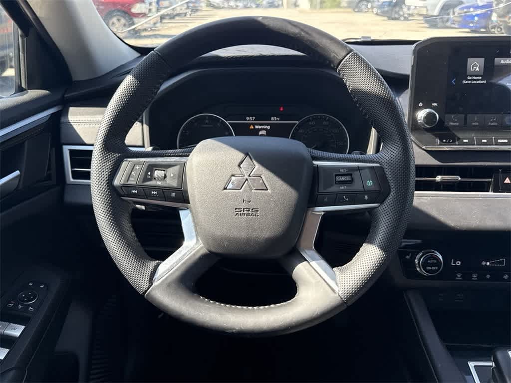 Vehicle image 23 of 26