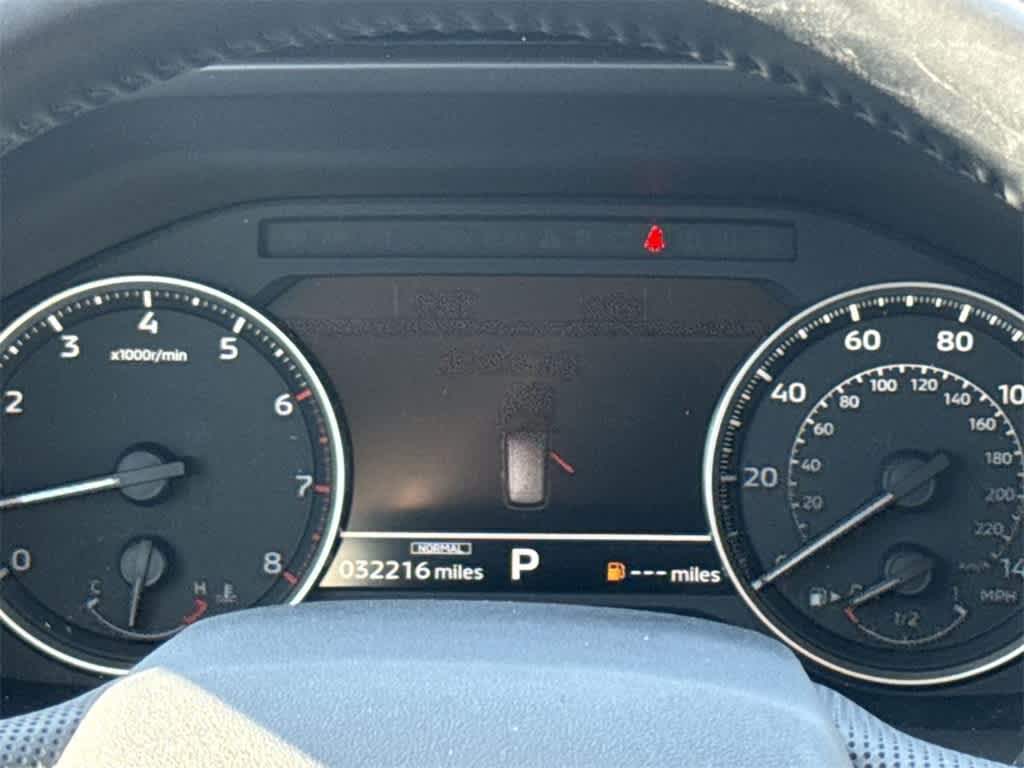 Vehicle image 15 of 26